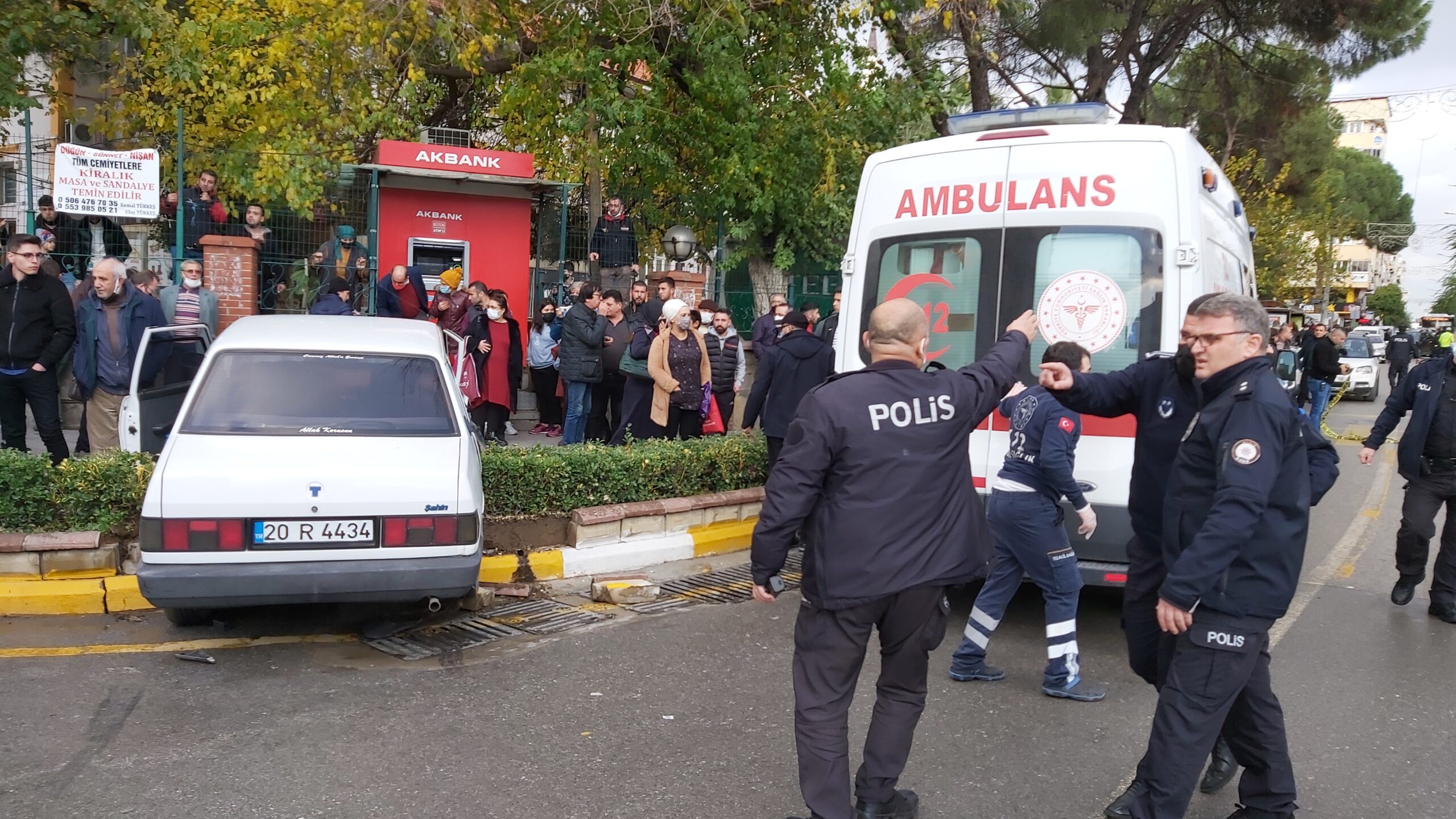 Nazilli’de Feci Kaza, polis memuru ağır yaralandı